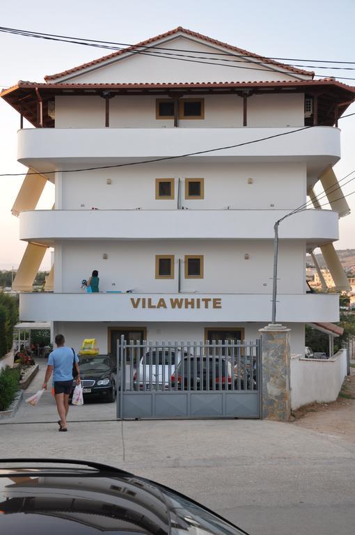 Villa White